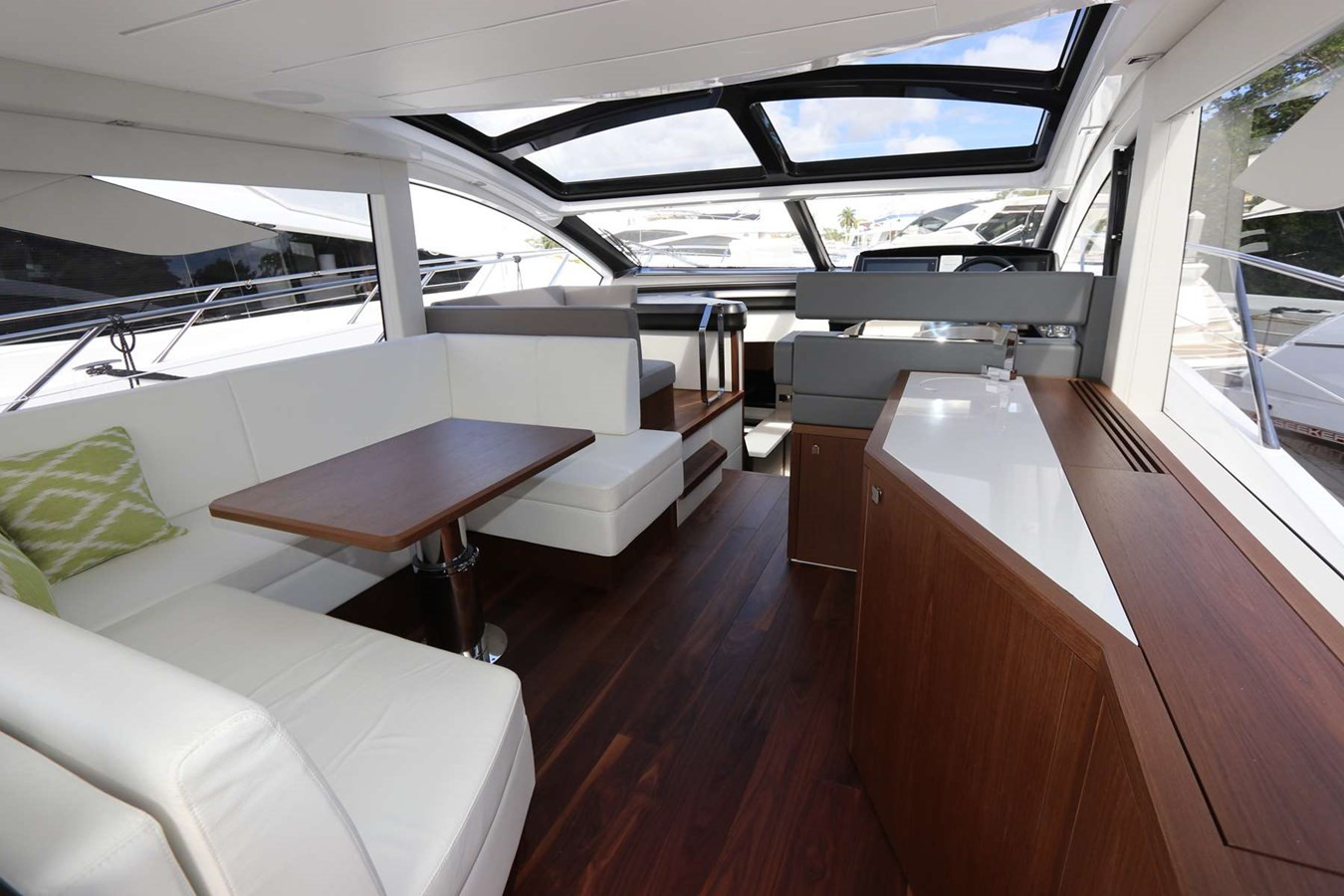 https://arconyachts.ams3.digitaloceanspaces.com/136288/conversions/large_3431032-optimize.jpg