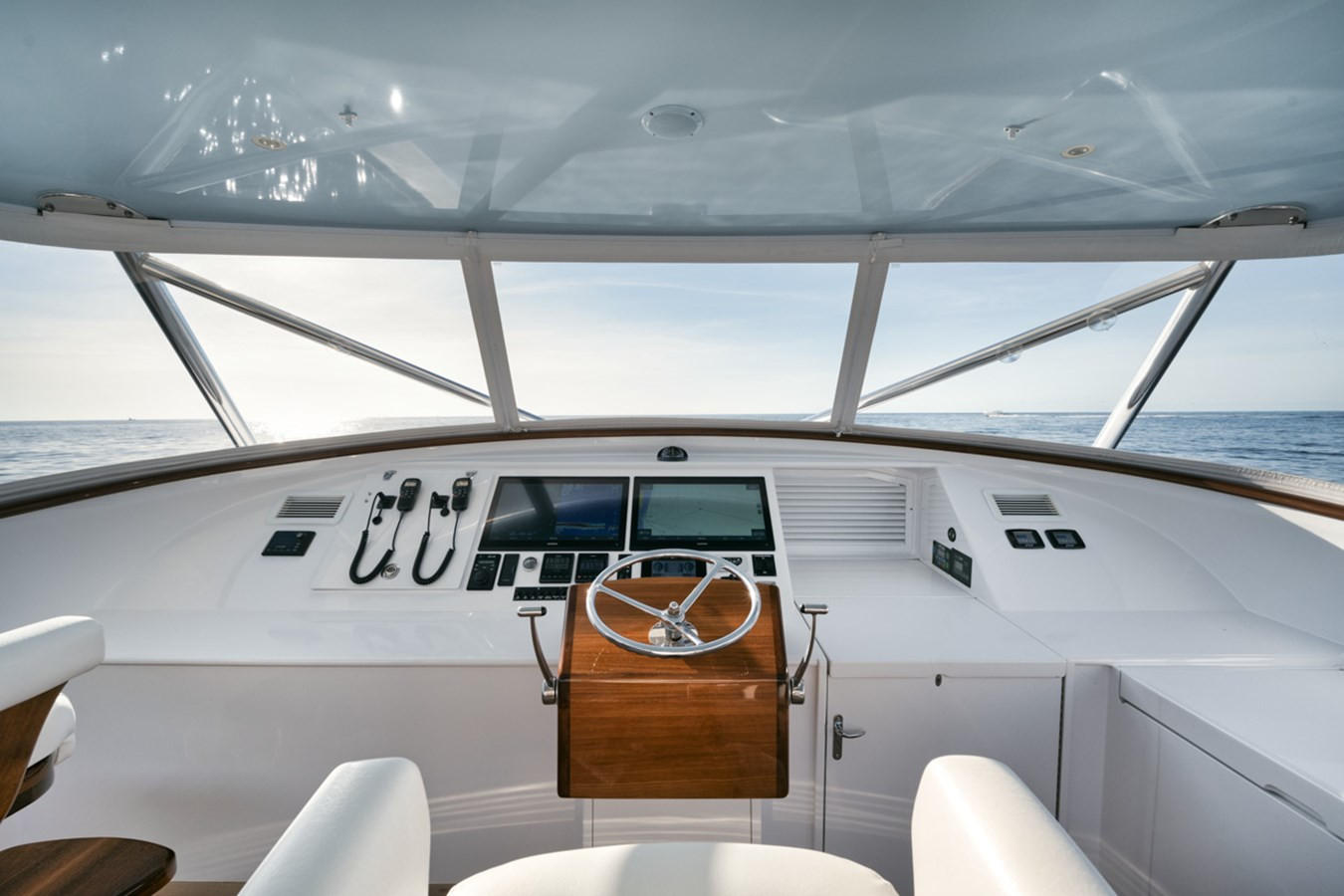 https://arconyachts.ams3.digitaloceanspaces.com/136353/conversions/large_3559534-optimize.jpg