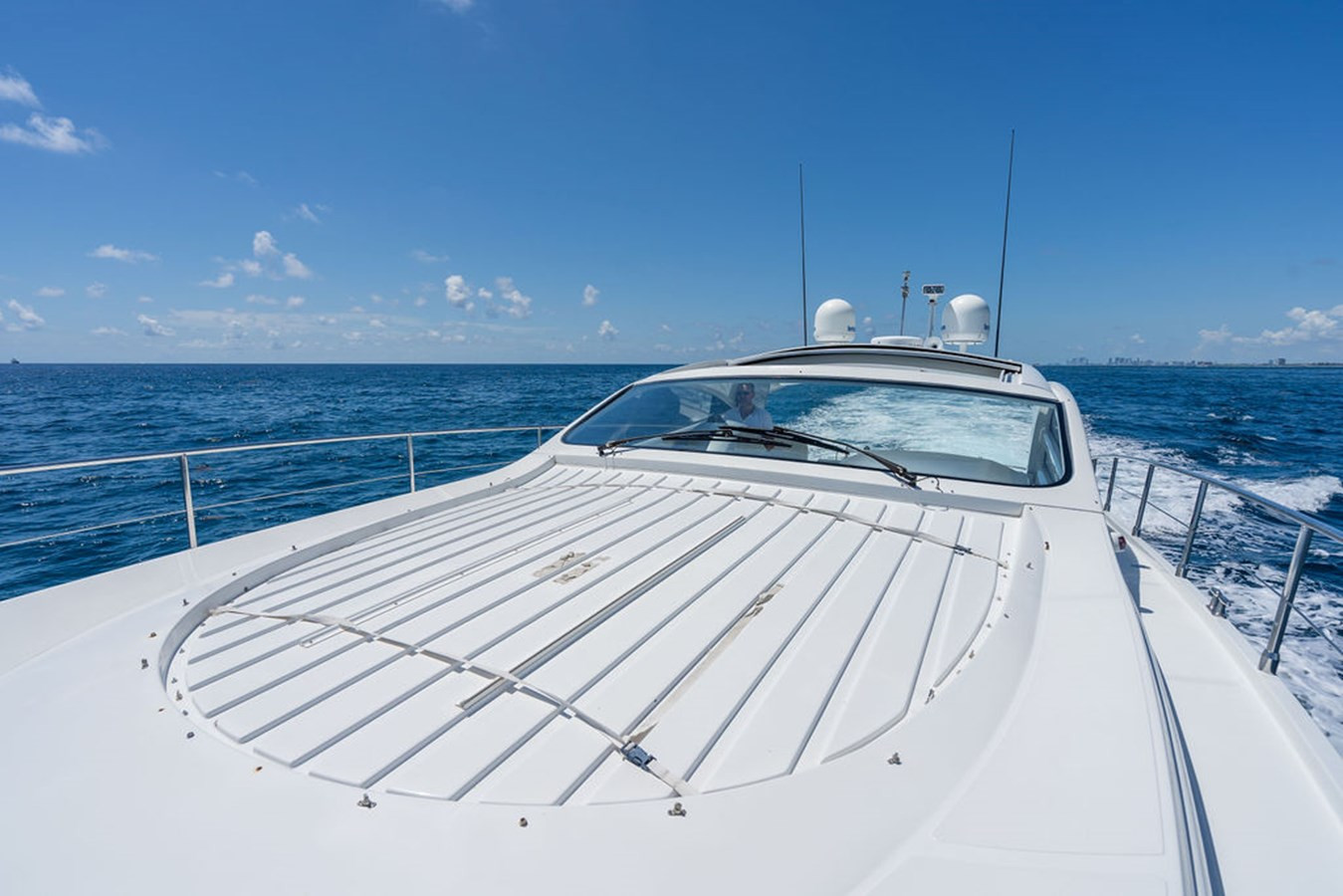 https://arconyachts.ams3.digitaloceanspaces.com/136363/conversions/large_3556839-optimize.jpg