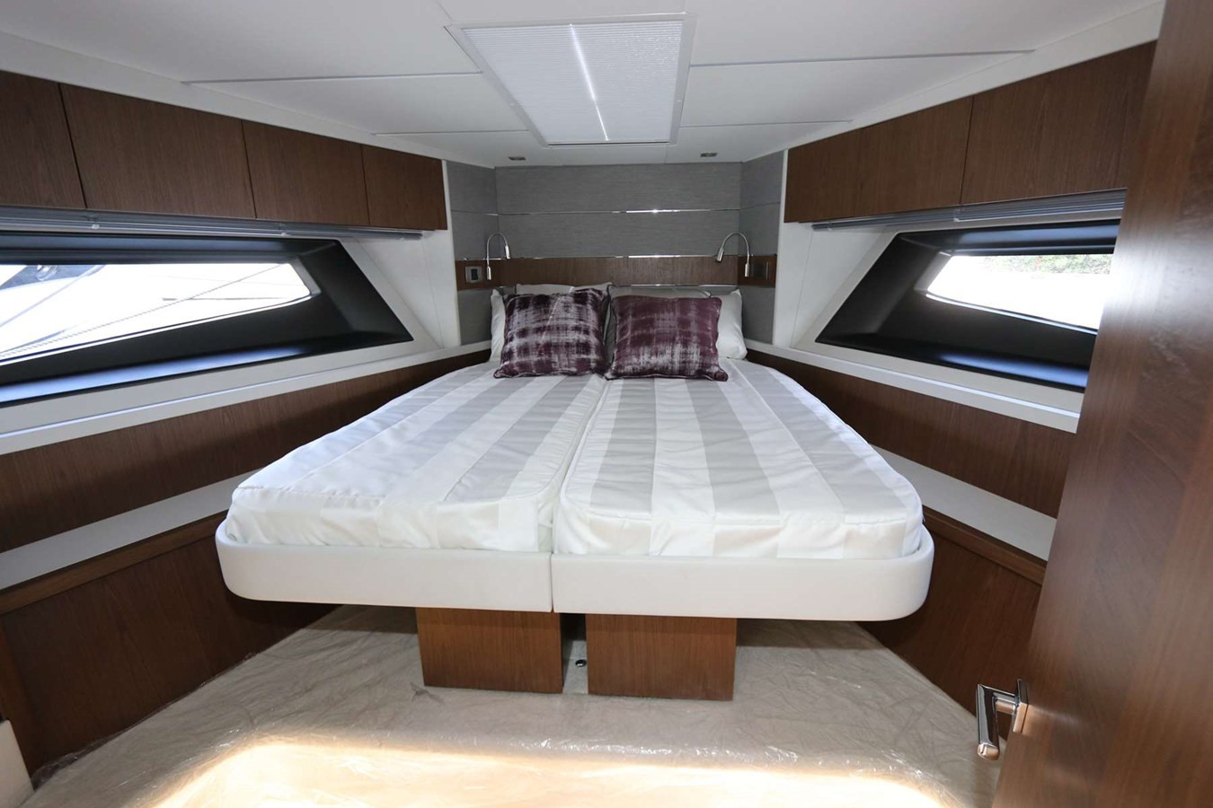 https://arconyachts.ams3.digitaloceanspaces.com/136393/conversions/large_3431069-optimize.jpg