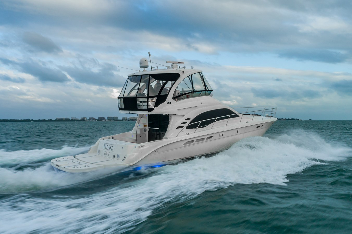 https://arconyachts.ams3.digitaloceanspaces.com/136440/conversions/large_3669328-optimize.jpg