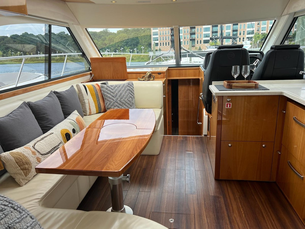 https://arconyachts.ams3.digitaloceanspaces.com/136502/conversions/large_3604295-optimize.jpg