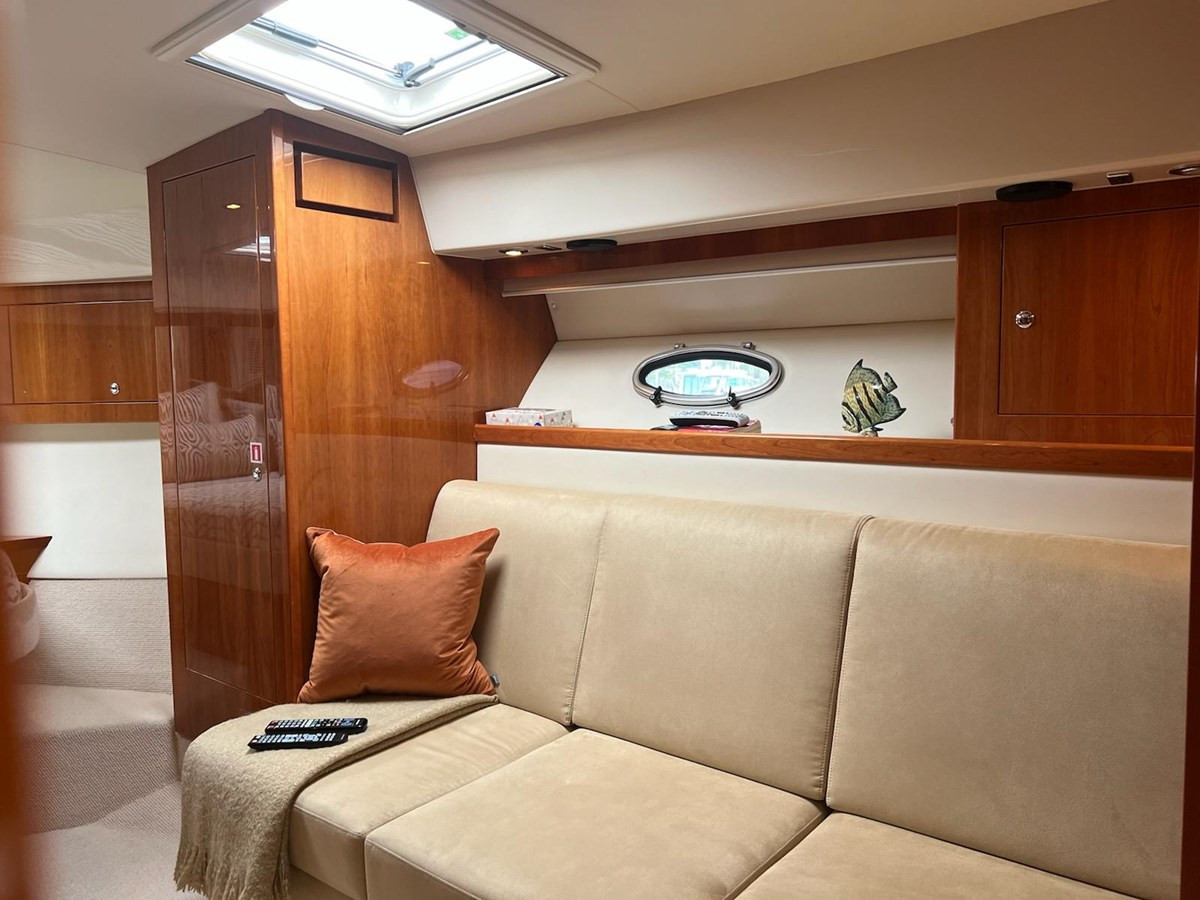https://arconyachts.ams3.digitaloceanspaces.com/136529/conversions/large_3604304-optimize.jpg