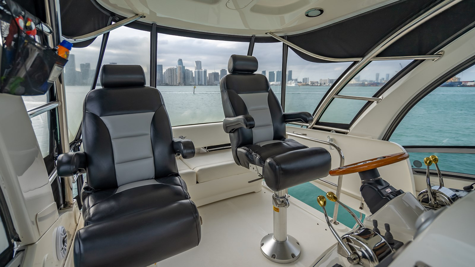 https://arconyachts.ams3.digitaloceanspaces.com/136583/conversions/large_3669375-optimize.jpg