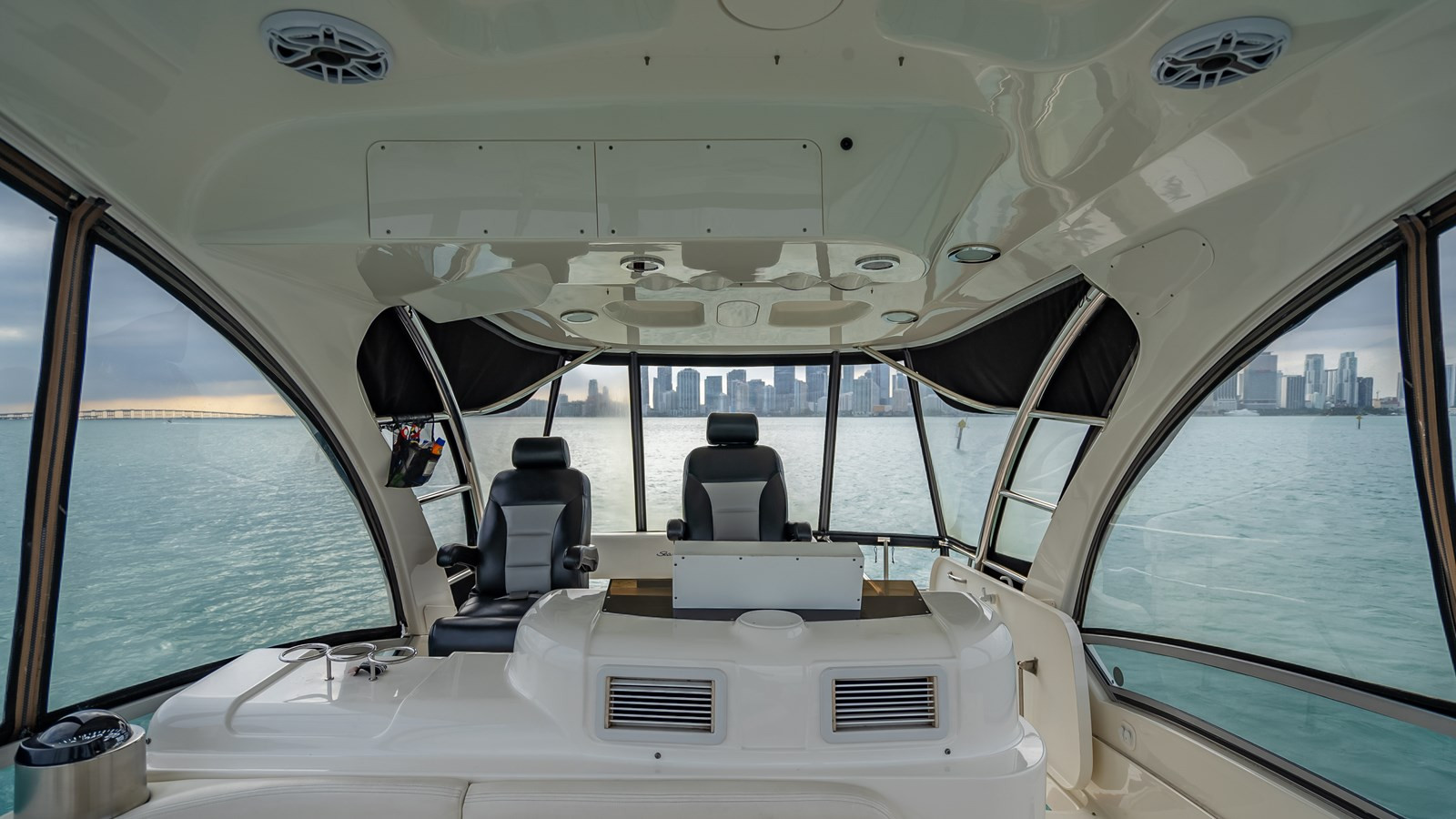https://arconyachts.ams3.digitaloceanspaces.com/136592/conversions/large_3669378-optimize.jpg