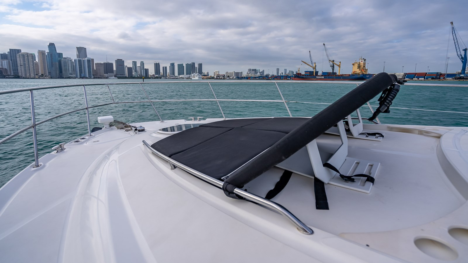 https://arconyachts.ams3.digitaloceanspaces.com/136616/conversions/large_3669387-optimize.jpg