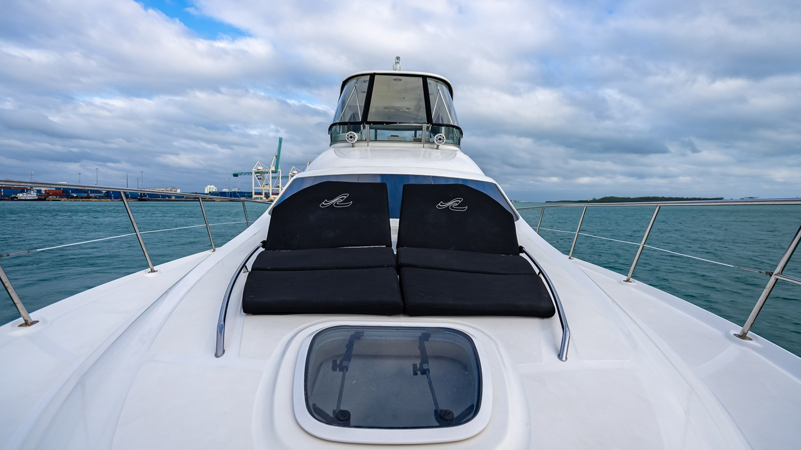 https://arconyachts.ams3.digitaloceanspaces.com/136618/conversions/large_3669388-optimize.jpg