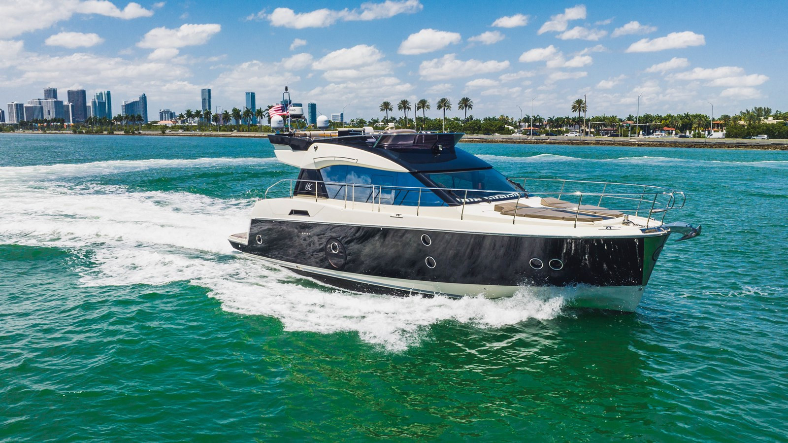 https://arconyachts.ams3.digitaloceanspaces.com/136622/conversions/large_3774398-optimize.jpg