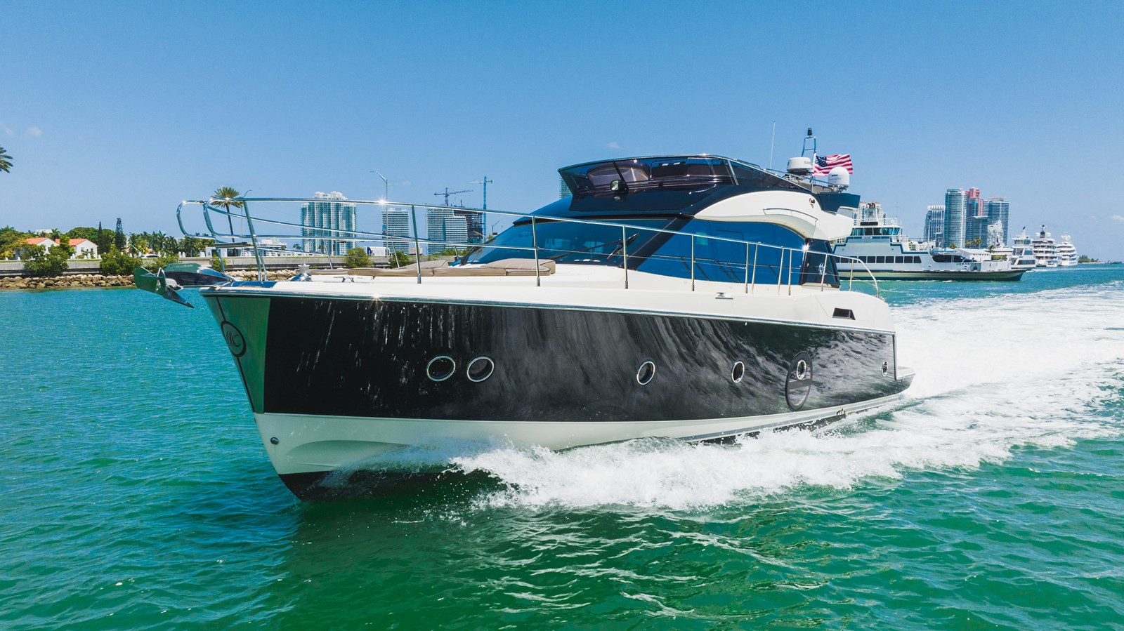 https://arconyachts.ams3.digitaloceanspaces.com/136625/conversions/large_3774399-optimize.jpg