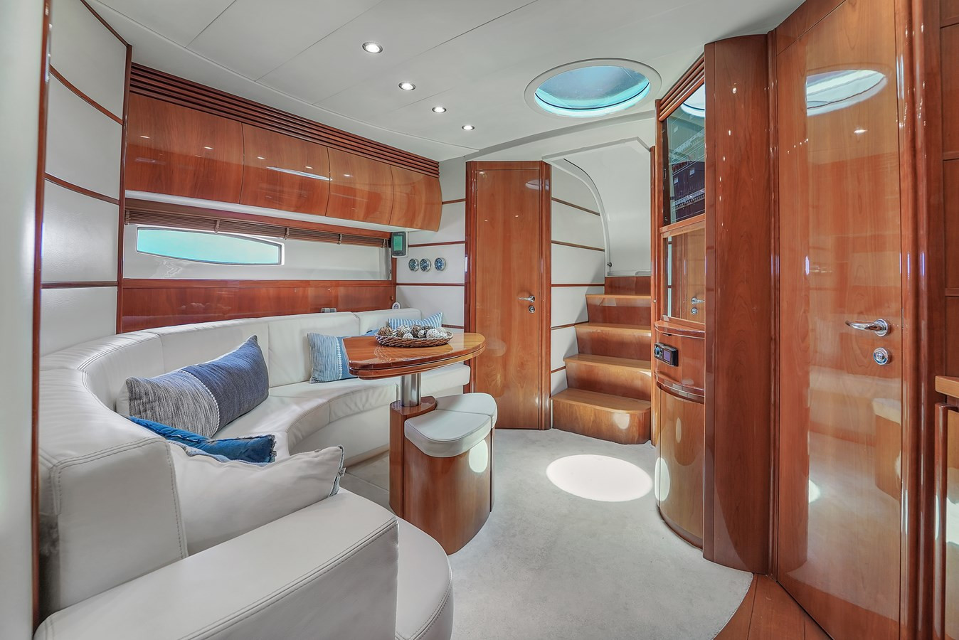 https://arconyachts.ams3.digitaloceanspaces.com/136676/conversions/large_3795361-optimize.jpg