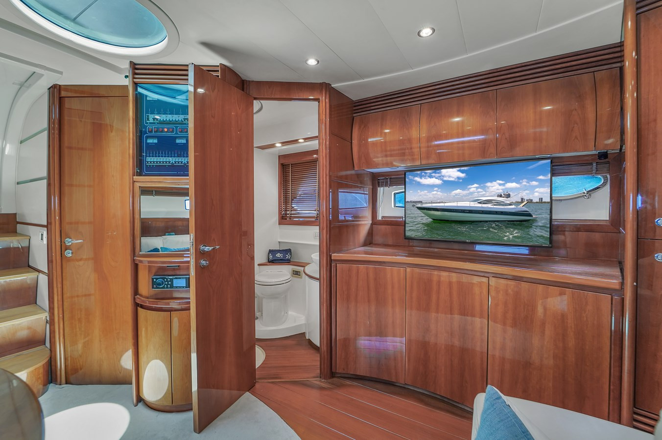 https://arconyachts.ams3.digitaloceanspaces.com/136687/conversions/large_3795357-optimize.jpg