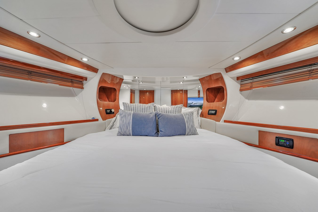 https://arconyachts.ams3.digitaloceanspaces.com/136701/conversions/large_3795354-optimize.jpg