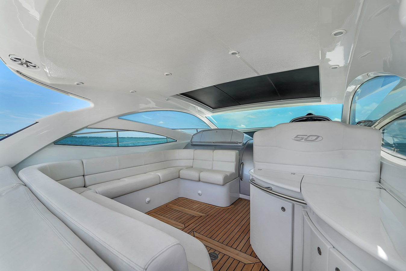 https://arconyachts.ams3.digitaloceanspaces.com/136744/conversions/large_3795382-optimize.jpg