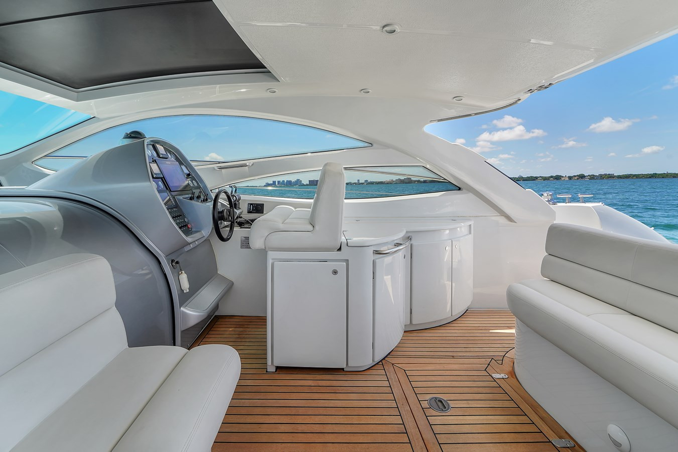 https://arconyachts.ams3.digitaloceanspaces.com/136751/conversions/large_3795379-optimize.jpg