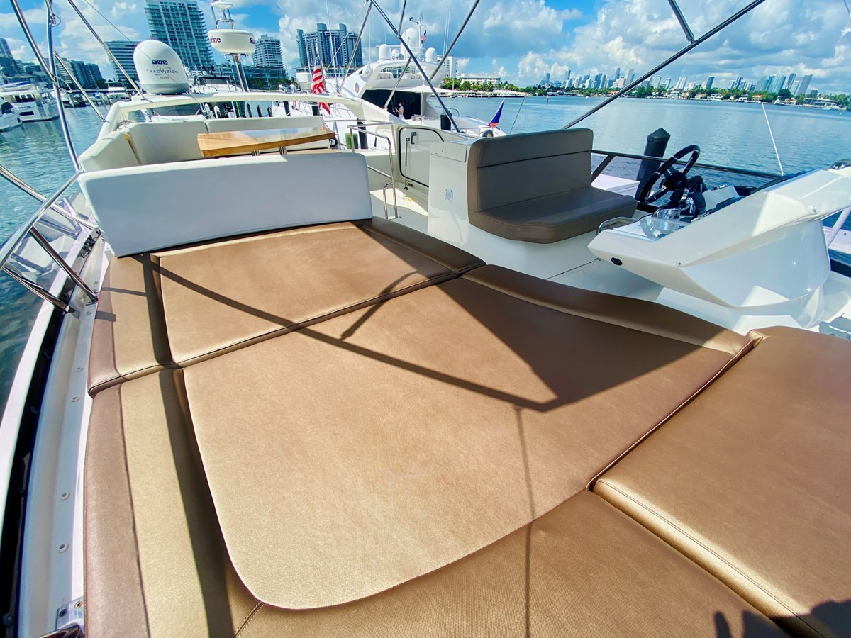 https://arconyachts.ams3.digitaloceanspaces.com/136836/conversions/large_3890109-optimize.jpg