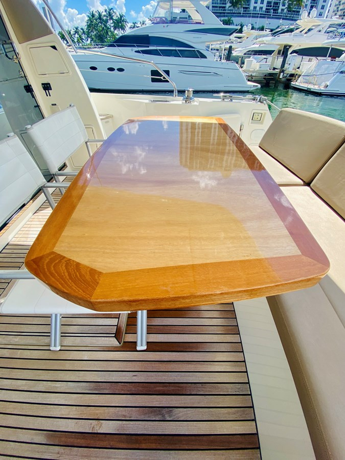 https://arconyachts.ams3.digitaloceanspaces.com/136844/conversions/large_3890112-optimize.jpg