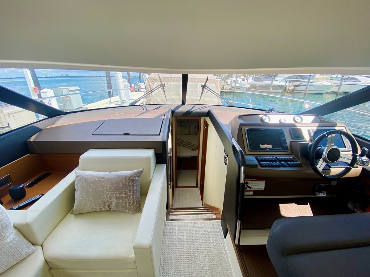 https://arconyachts.ams3.digitaloceanspaces.com/136877/conversions/large_3890124-optimize.jpg