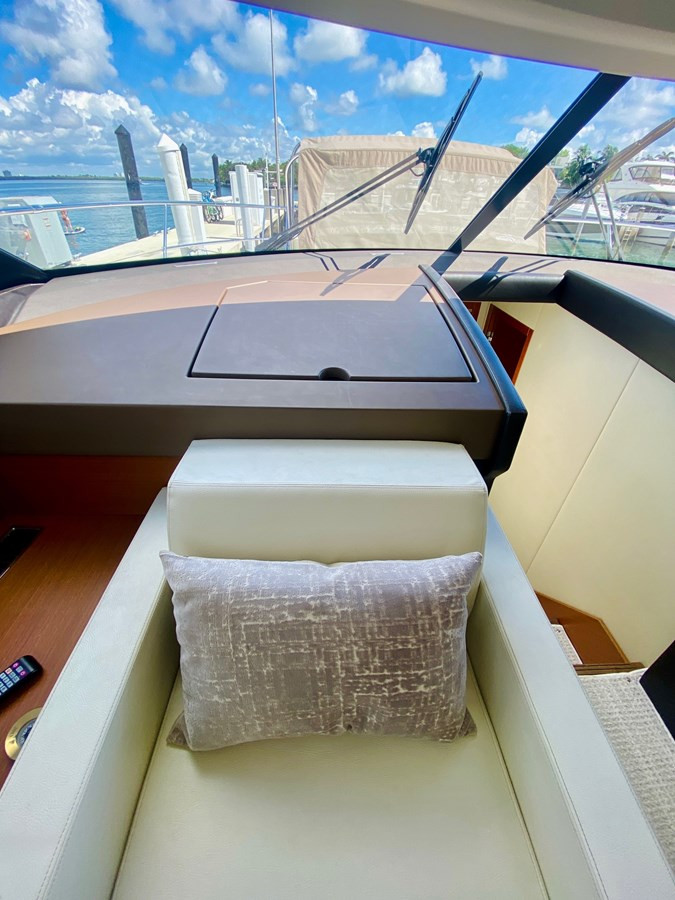 https://arconyachts.ams3.digitaloceanspaces.com/136880/conversions/large_3890127-optimize.jpg