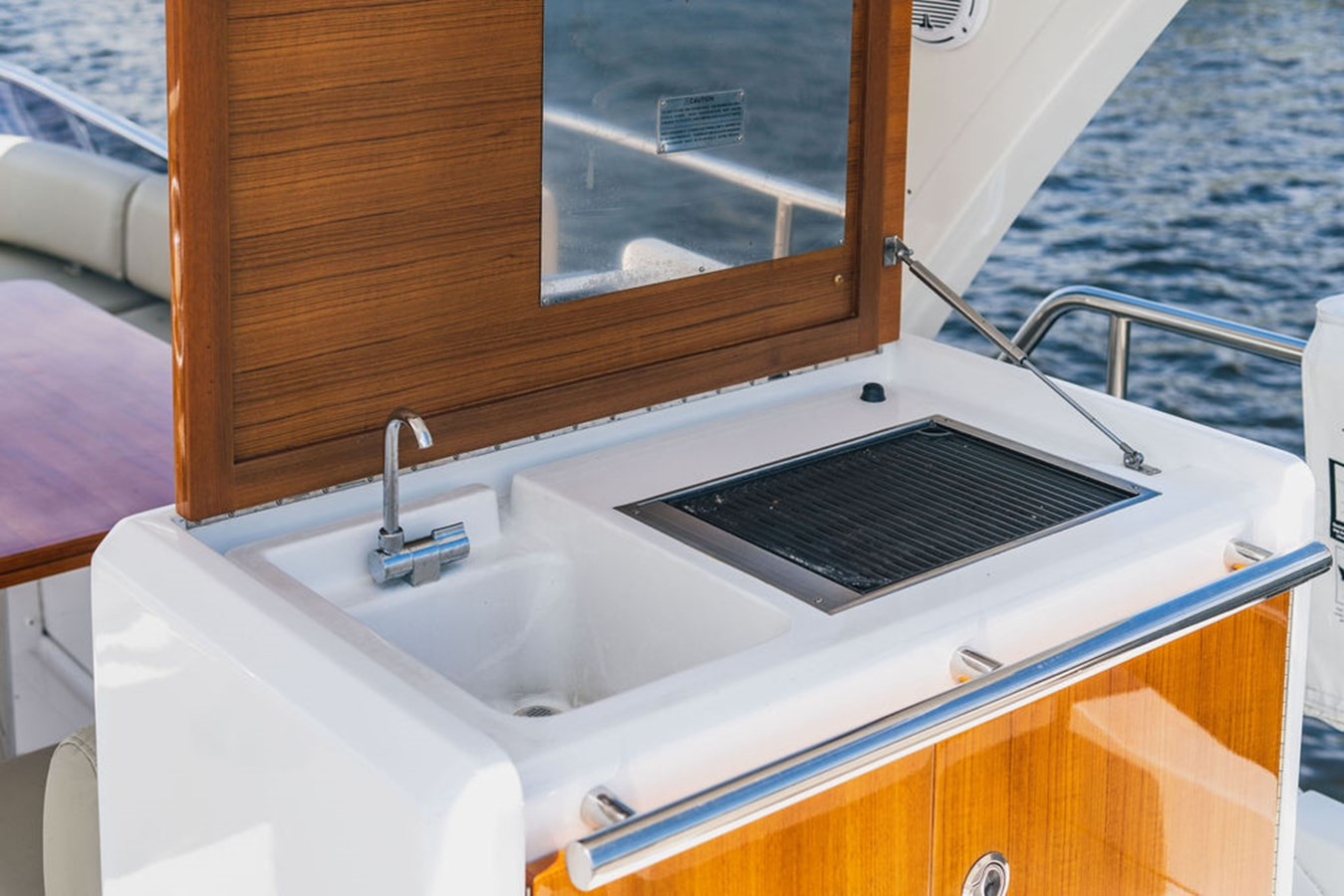 https://arconyachts.ams3.digitaloceanspaces.com/136886/conversions/large_3946252-optimize.jpg