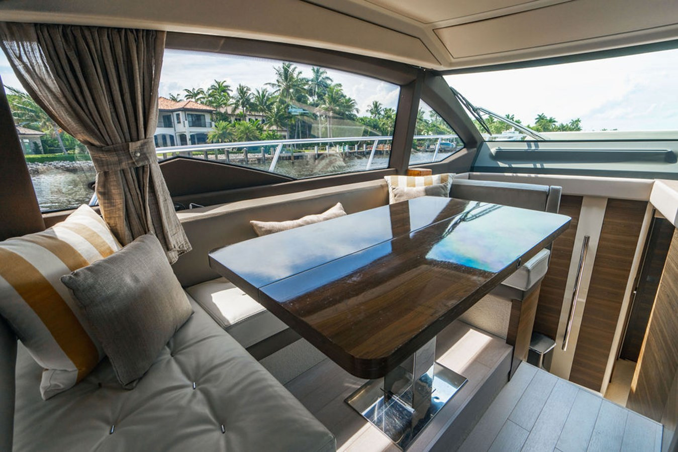 https://arconyachts.ams3.digitaloceanspaces.com/136944/conversions/large_3946273-optimize.jpg