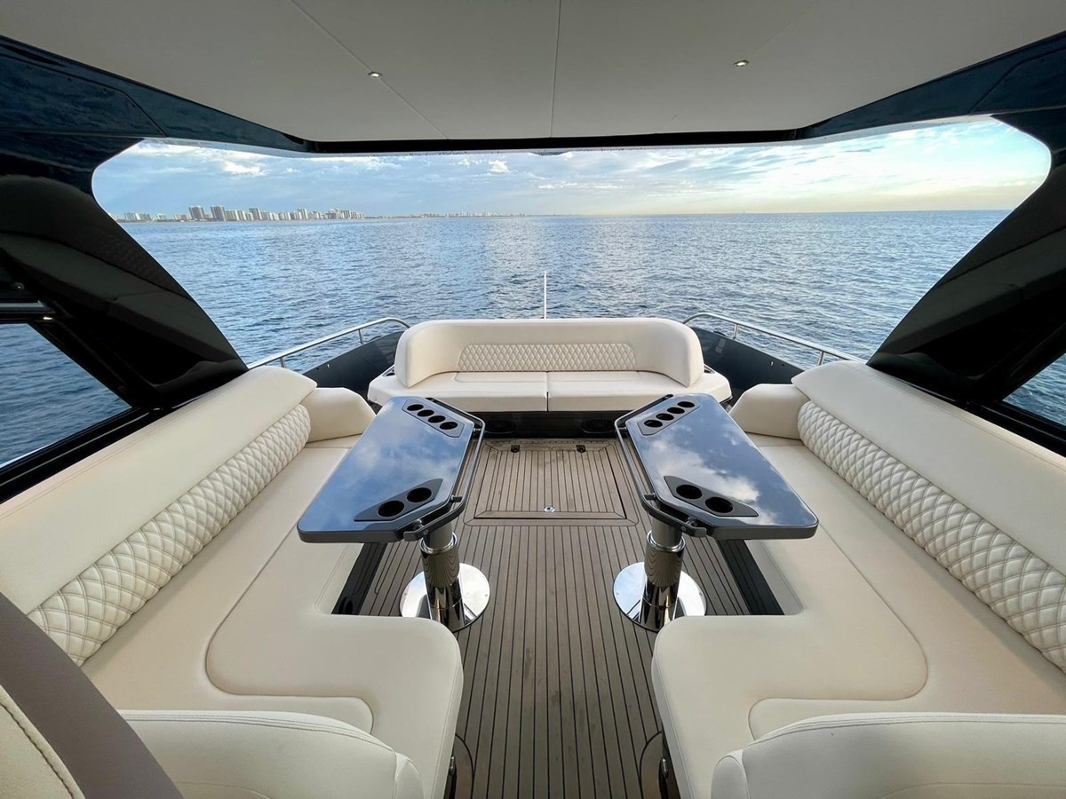 https://arconyachts.ams3.digitaloceanspaces.com/137106/conversions/large_4081926-optimize.jpg