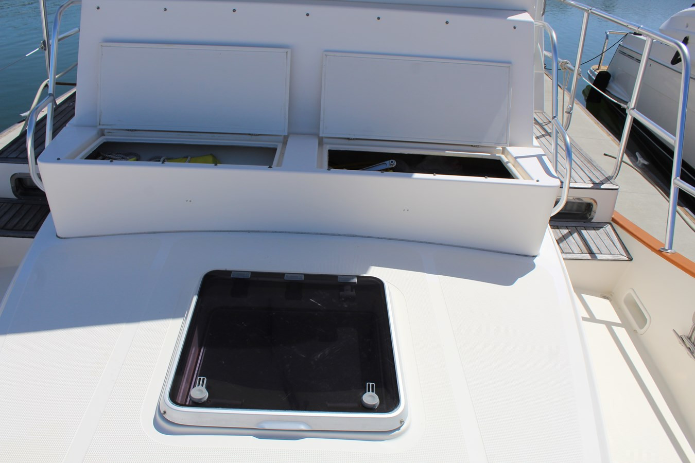 https://arconyachts.ams3.digitaloceanspaces.com/137133/conversions/large_4177233-optimize.jpg