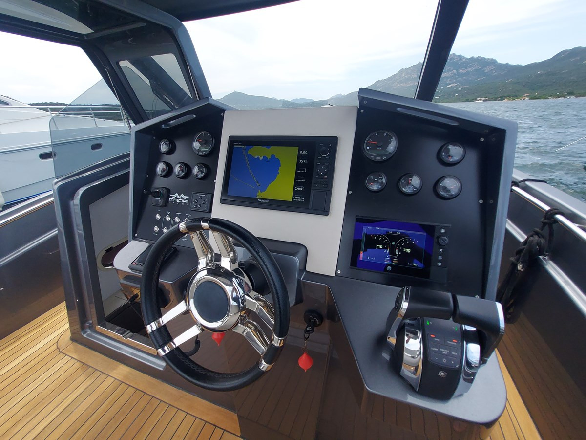 https://arconyachts.ams3.digitaloceanspaces.com/137136/conversions/large_4130971-optimize.jpg