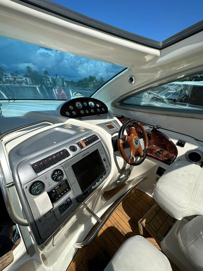 https://arconyachts.ams3.digitaloceanspaces.com/137270/conversions/large_4177158-optimize.jpg
