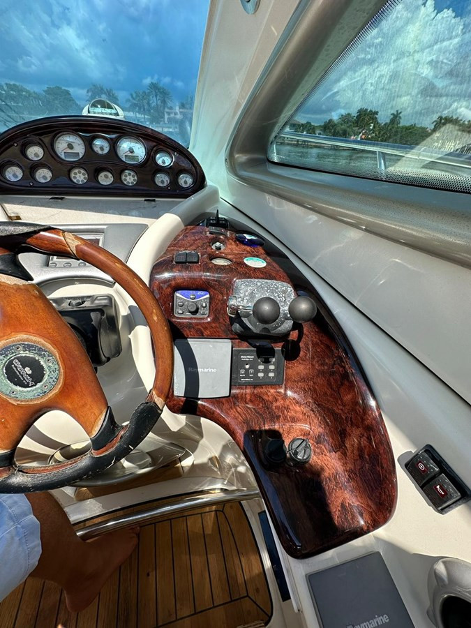 https://arconyachts.ams3.digitaloceanspaces.com/137274/conversions/large_4177159-optimize.jpg