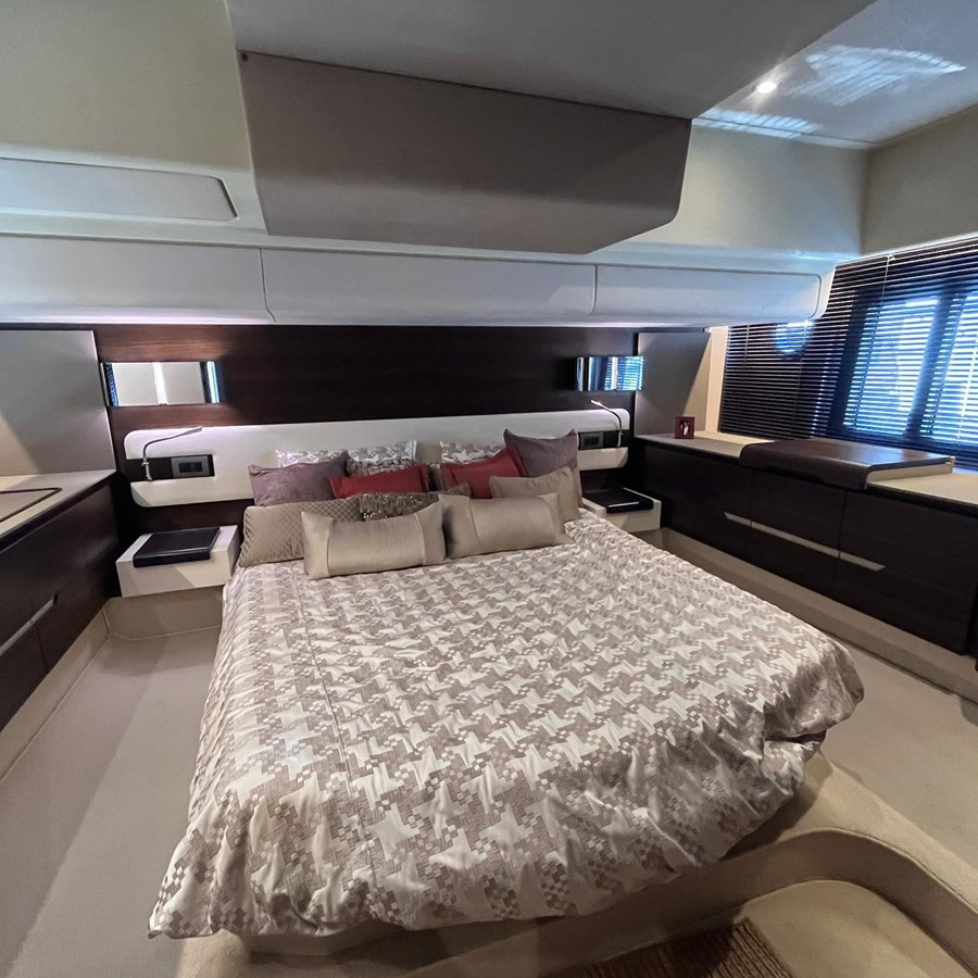 https://arconyachts.ams3.digitaloceanspaces.com/137380/conversions/large_4234558-optimize.jpg