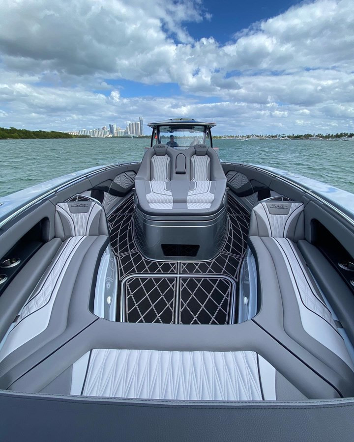 https://arconyachts.ams3.digitaloceanspaces.com/137452/conversions/large_4243464-optimize.jpg