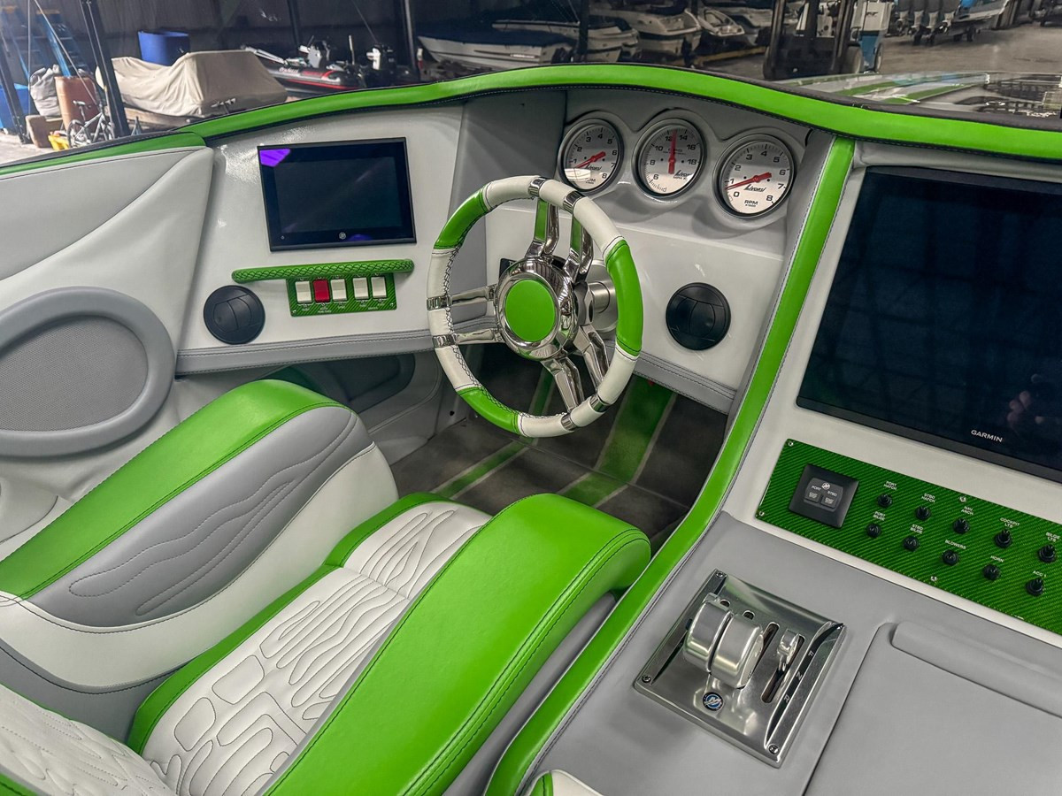https://arconyachts.ams3.digitaloceanspaces.com/137493/conversions/large_4241648-optimize.jpg