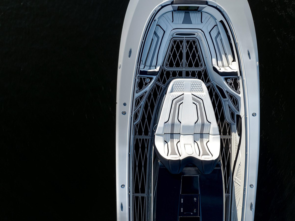 https://arconyachts.ams3.digitaloceanspaces.com/137567/conversions/large_4241791-optimize.jpg