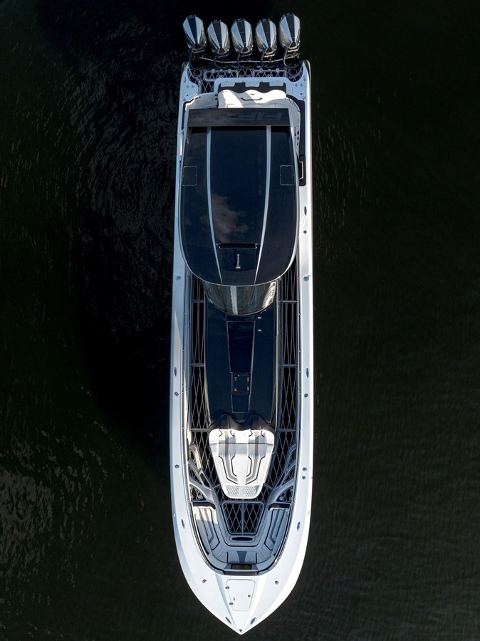 https://arconyachts.ams3.digitaloceanspaces.com/137623/conversions/large_4243082-optimize.jpg