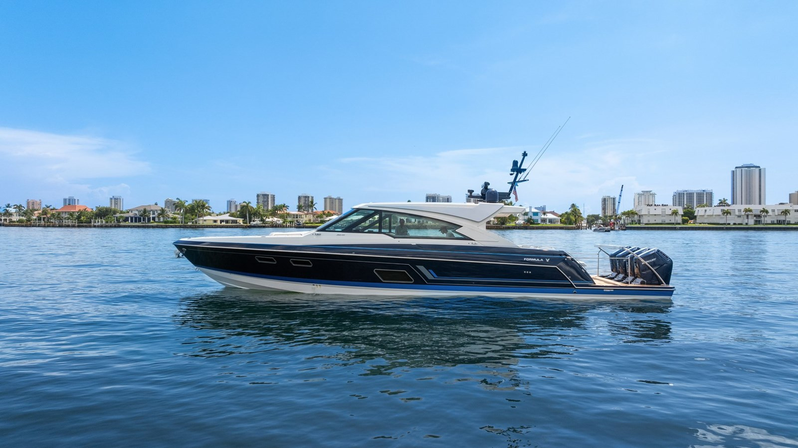 https://arconyachts.ams3.digitaloceanspaces.com/137662/conversions/large_4296287-optimize.jpg