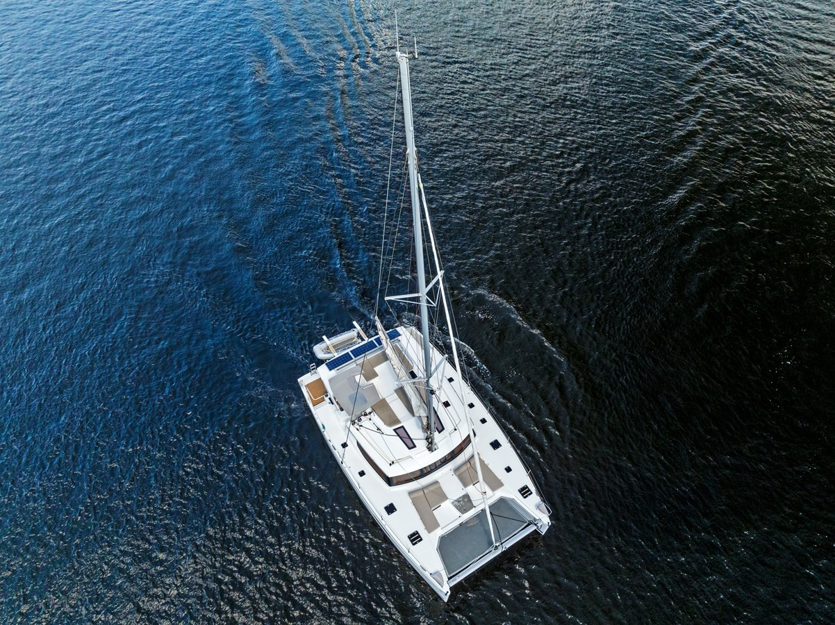 https://arconyachts.ams3.digitaloceanspaces.com/137673/conversions/large_4498970-optimize.jpg