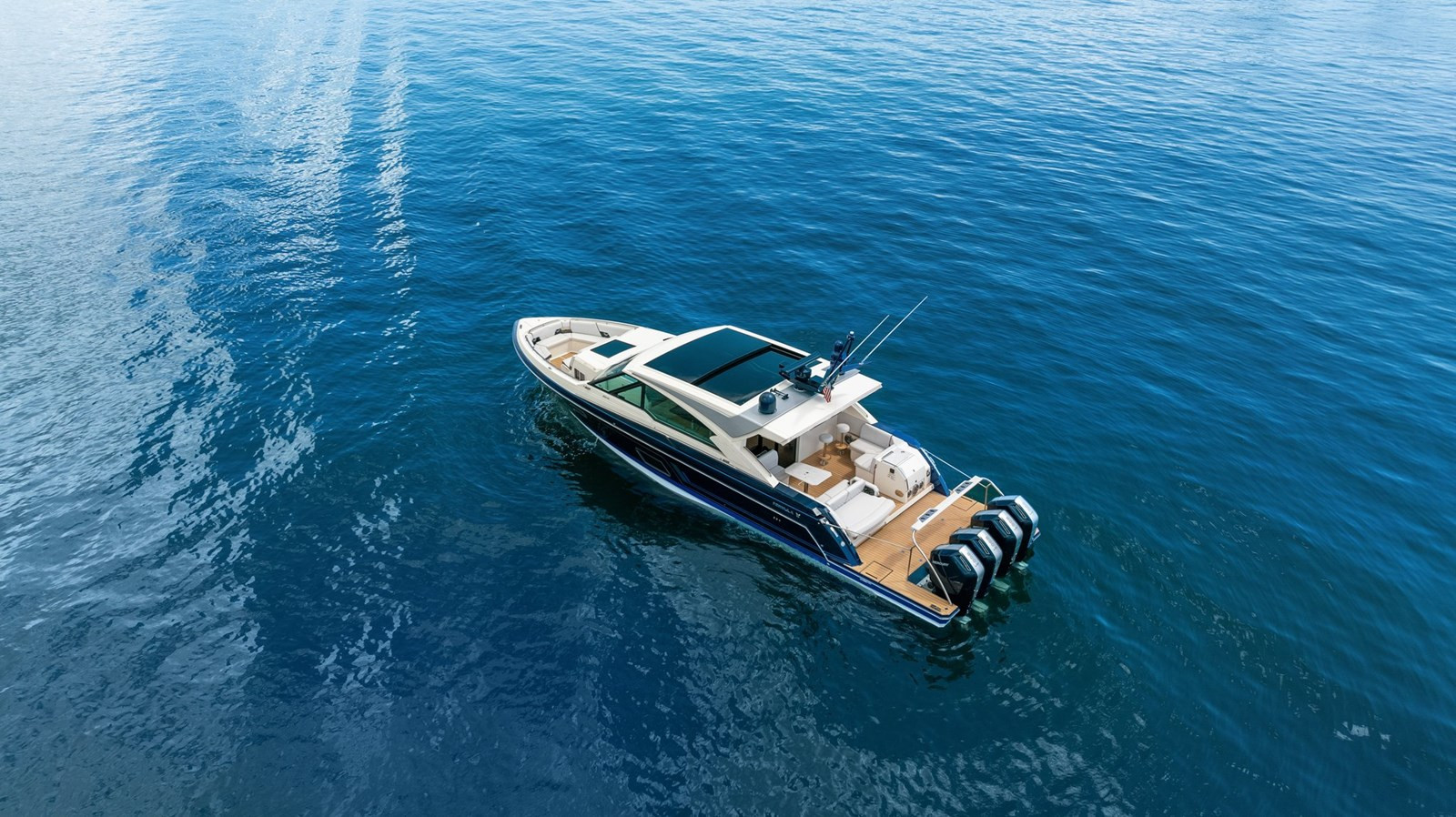 https://arconyachts.ams3.digitaloceanspaces.com/137675/conversions/large_4296293-optimize.jpg