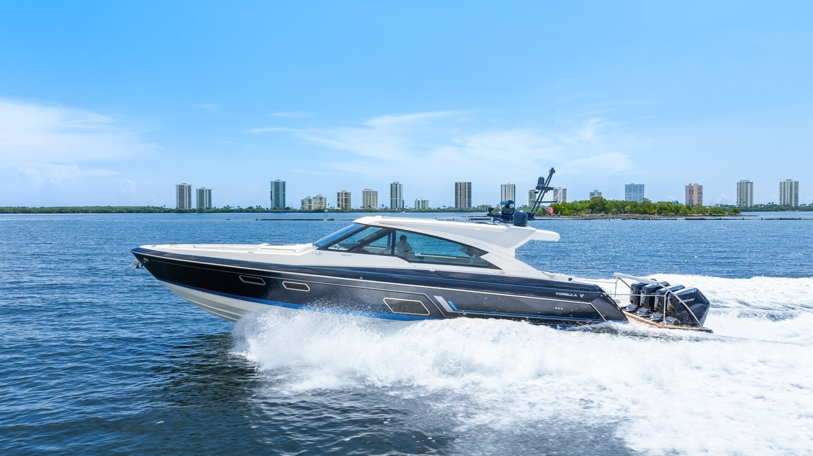 https://arconyachts.ams3.digitaloceanspaces.com/137702/conversions/large_4296302-optimize.jpg