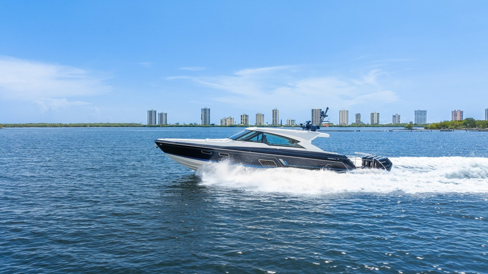 https://arconyachts.ams3.digitaloceanspaces.com/137705/conversions/large_4296303-optimize.jpg