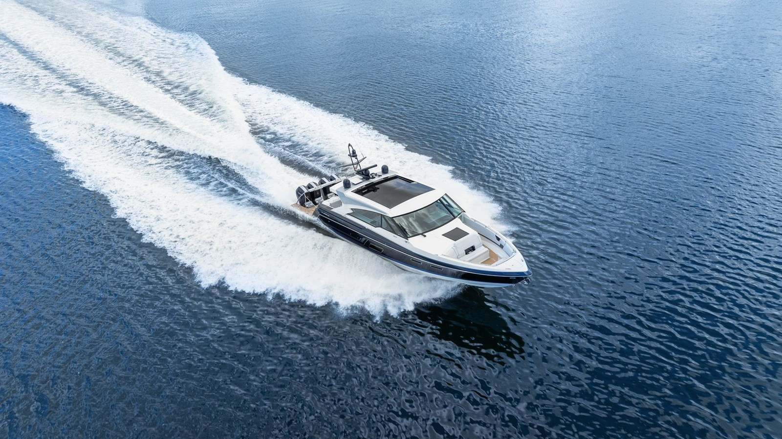 https://arconyachts.ams3.digitaloceanspaces.com/137717/conversions/large_4296307-optimize.jpg