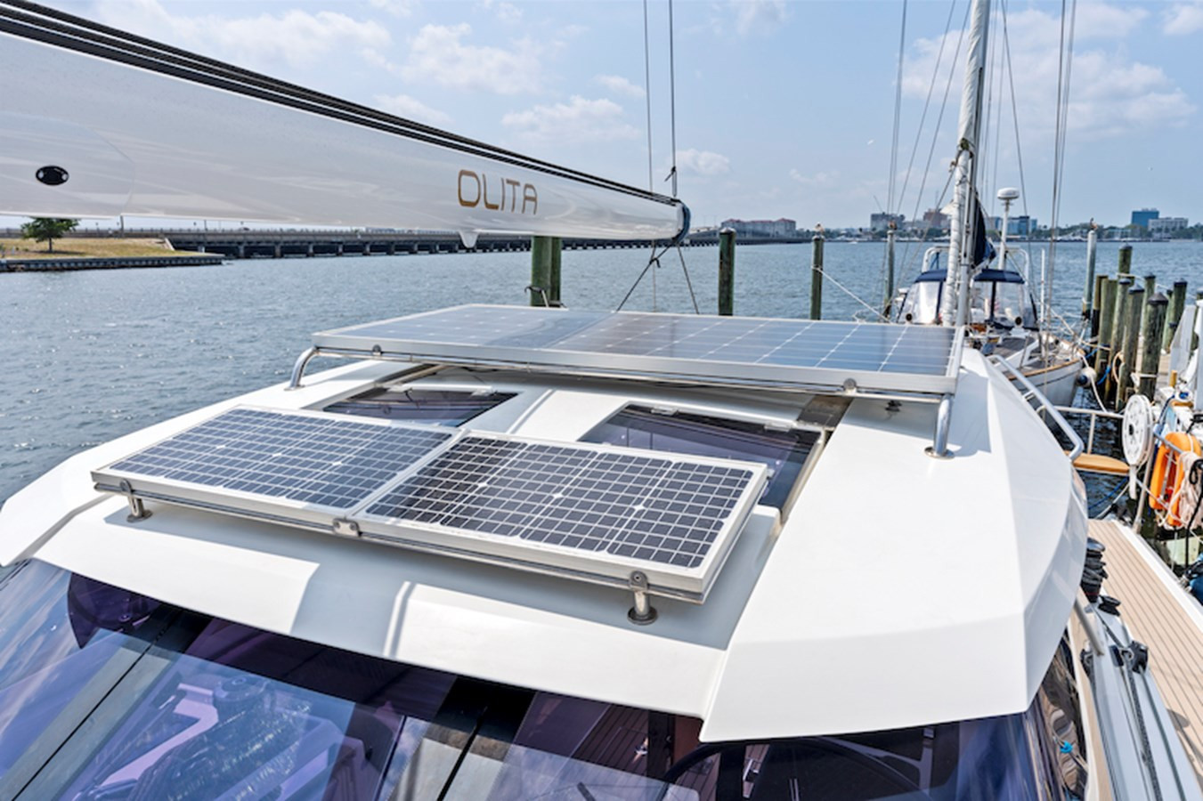 https://arconyachts.ams3.digitaloceanspaces.com/137781/conversions/large_4595160-optimize.jpg