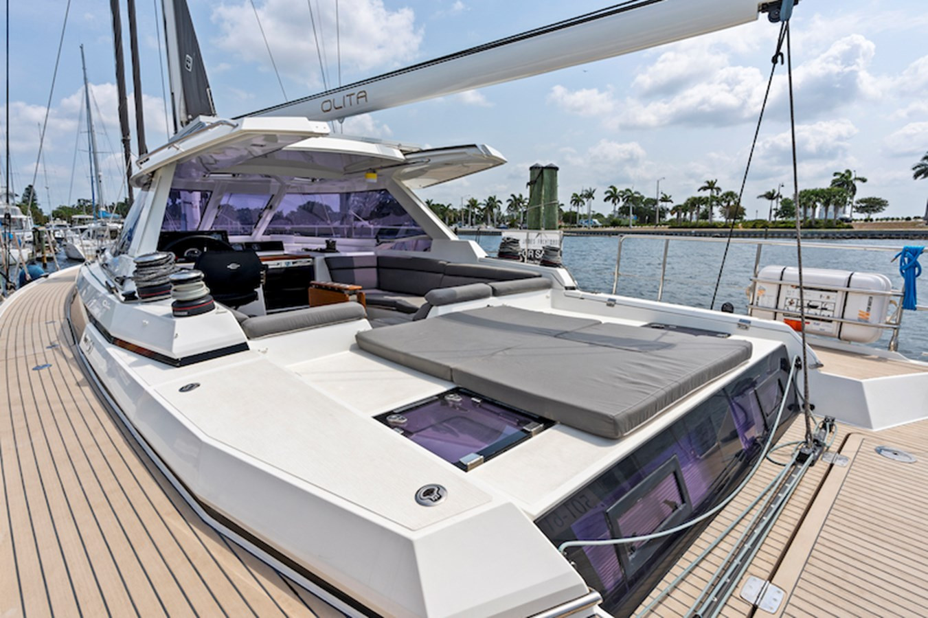 https://arconyachts.ams3.digitaloceanspaces.com/137806/conversions/large_4595172-optimize.jpg