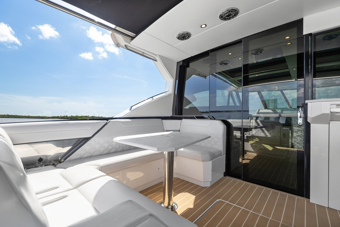 https://arconyachts.ams3.digitaloceanspaces.com/137820/conversions/large_4296340-optimize.jpg