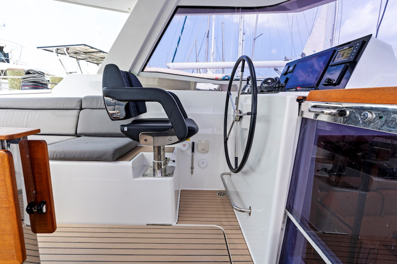 https://arconyachts.ams3.digitaloceanspaces.com/137839/conversions/large_4595184-optimize.jpg