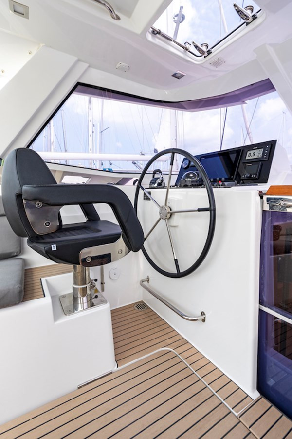 https://arconyachts.ams3.digitaloceanspaces.com/137842/conversions/large_4595185-optimize.jpg