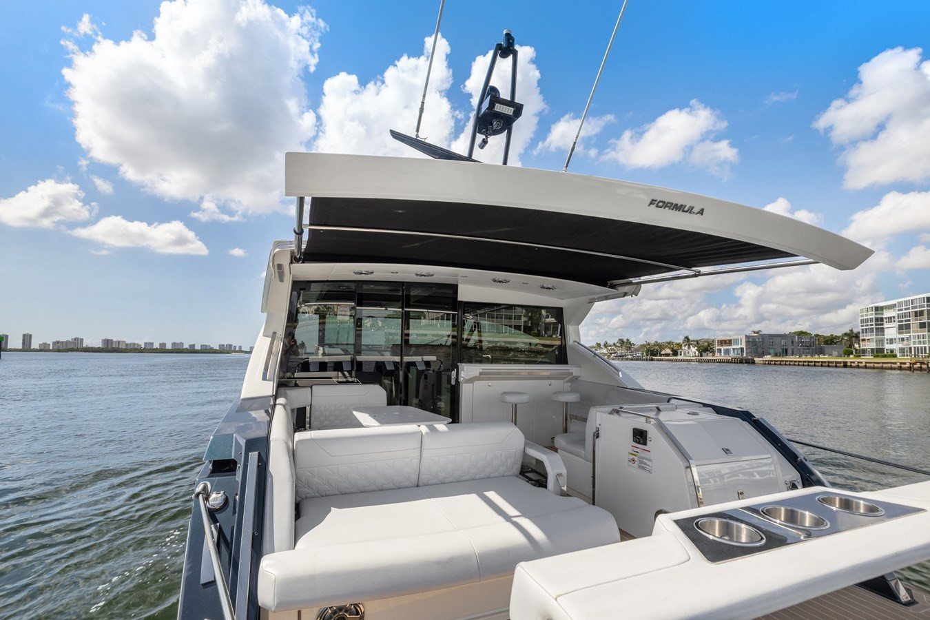 https://arconyachts.ams3.digitaloceanspaces.com/137847/conversions/large_4296349-optimize.jpg