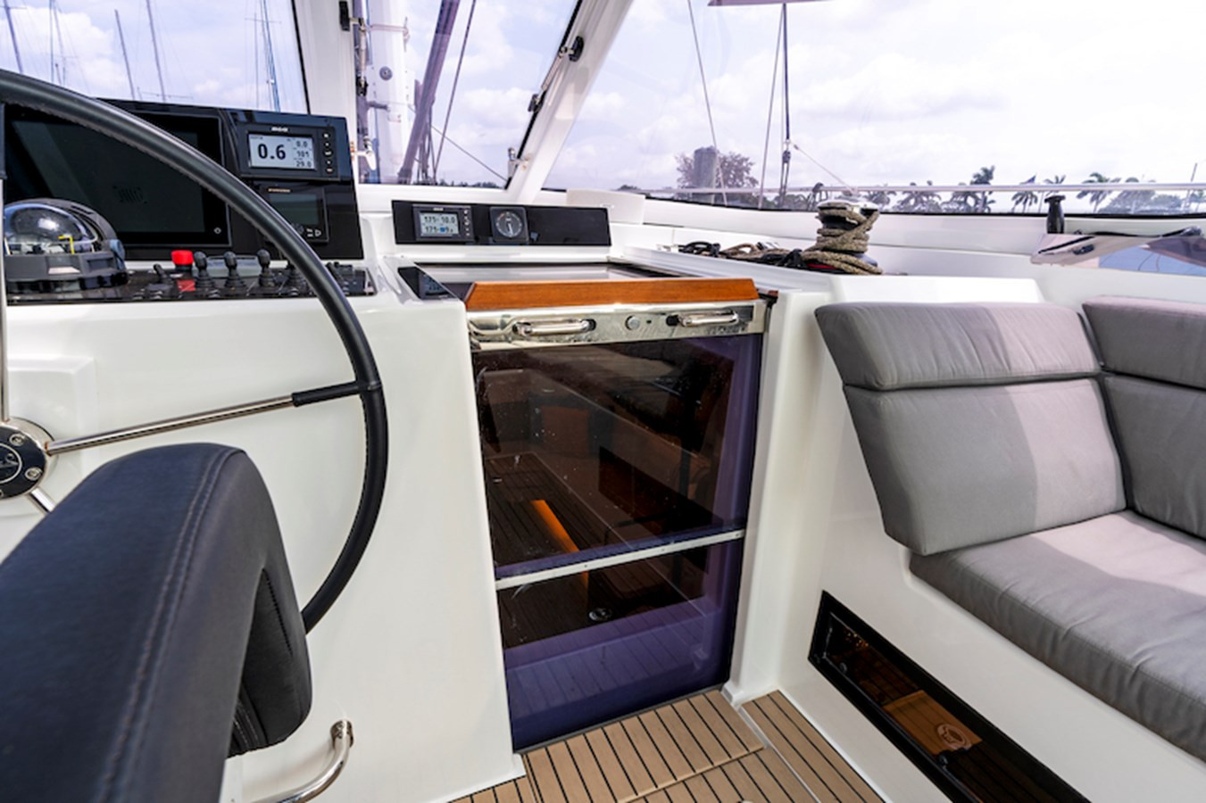 https://arconyachts.ams3.digitaloceanspaces.com/137860/conversions/large_4595192-optimize.jpg