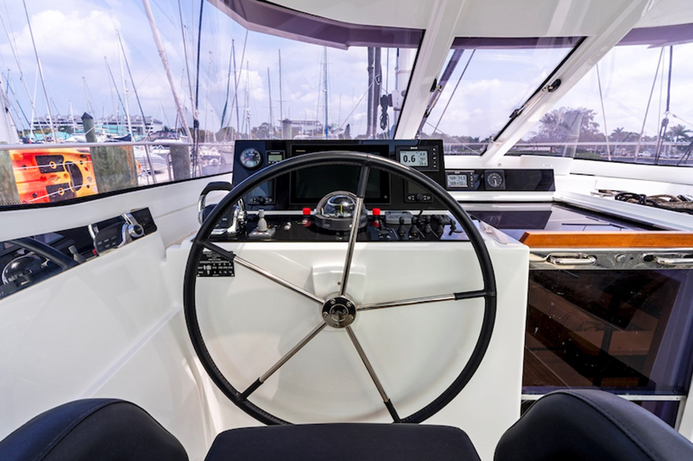 https://arconyachts.ams3.digitaloceanspaces.com/137863/conversions/large_4595193-optimize.jpg