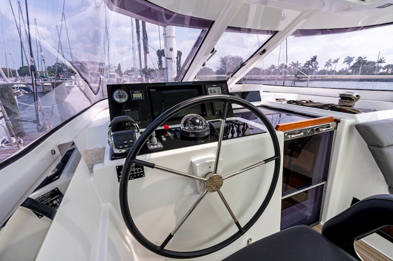 https://arconyachts.ams3.digitaloceanspaces.com/137866/conversions/large_4595194-optimize.jpg