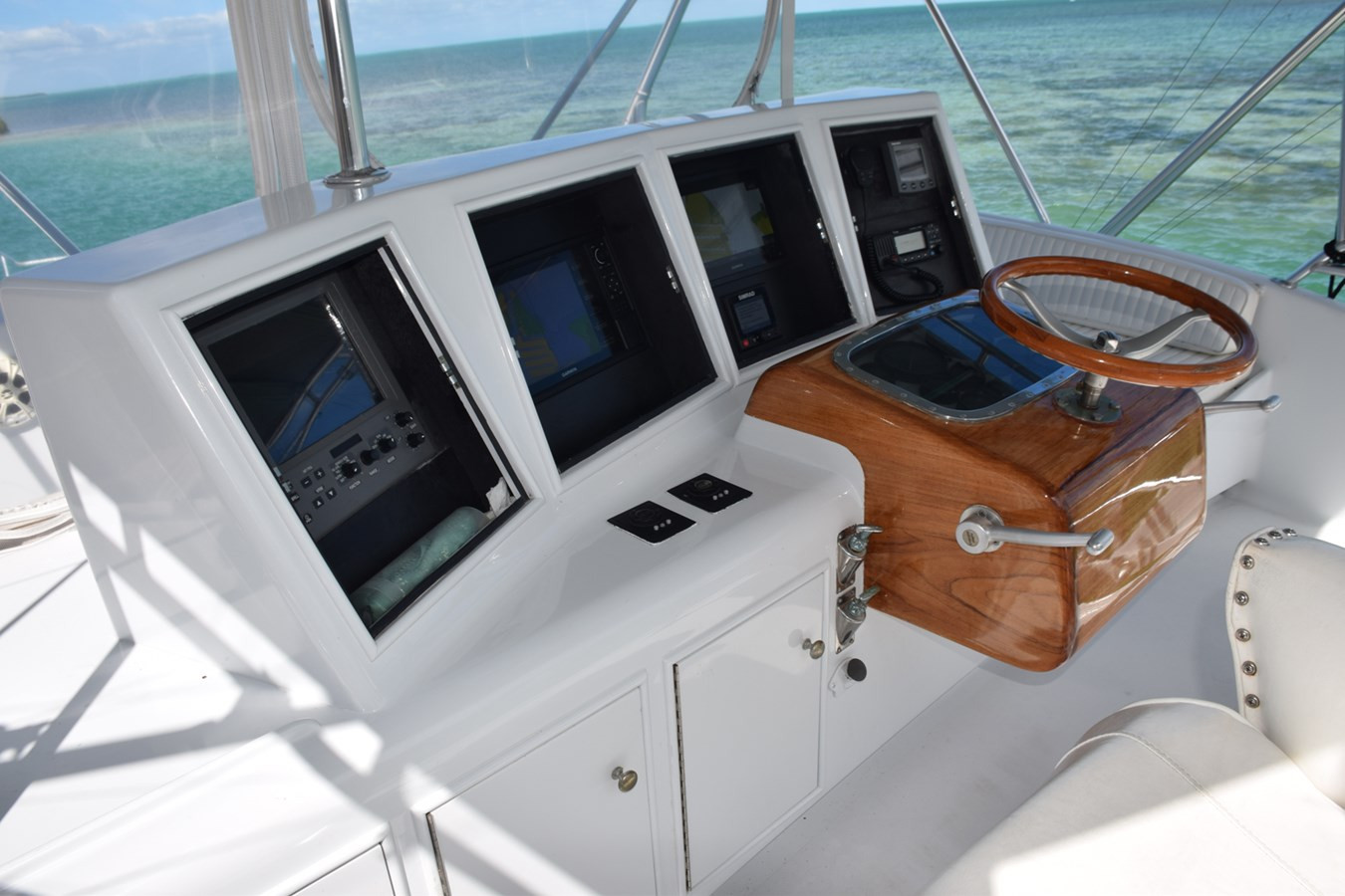 https://arconyachts.ams3.digitaloceanspaces.com/137885/conversions/large_4530232-optimize.jpg